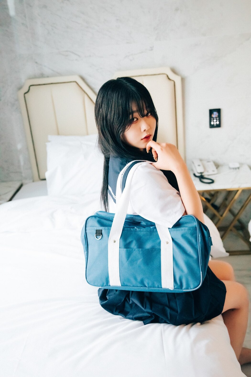 Loozy Zia 지아 – Extra Visible