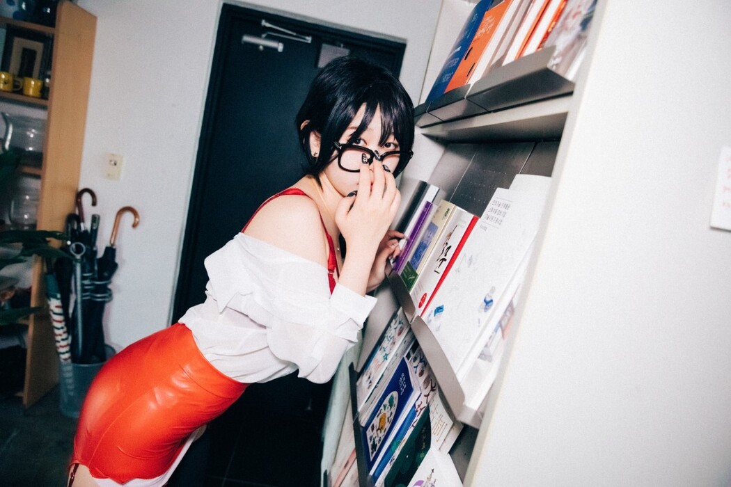 Loozy Zia 지아 – Office slave A