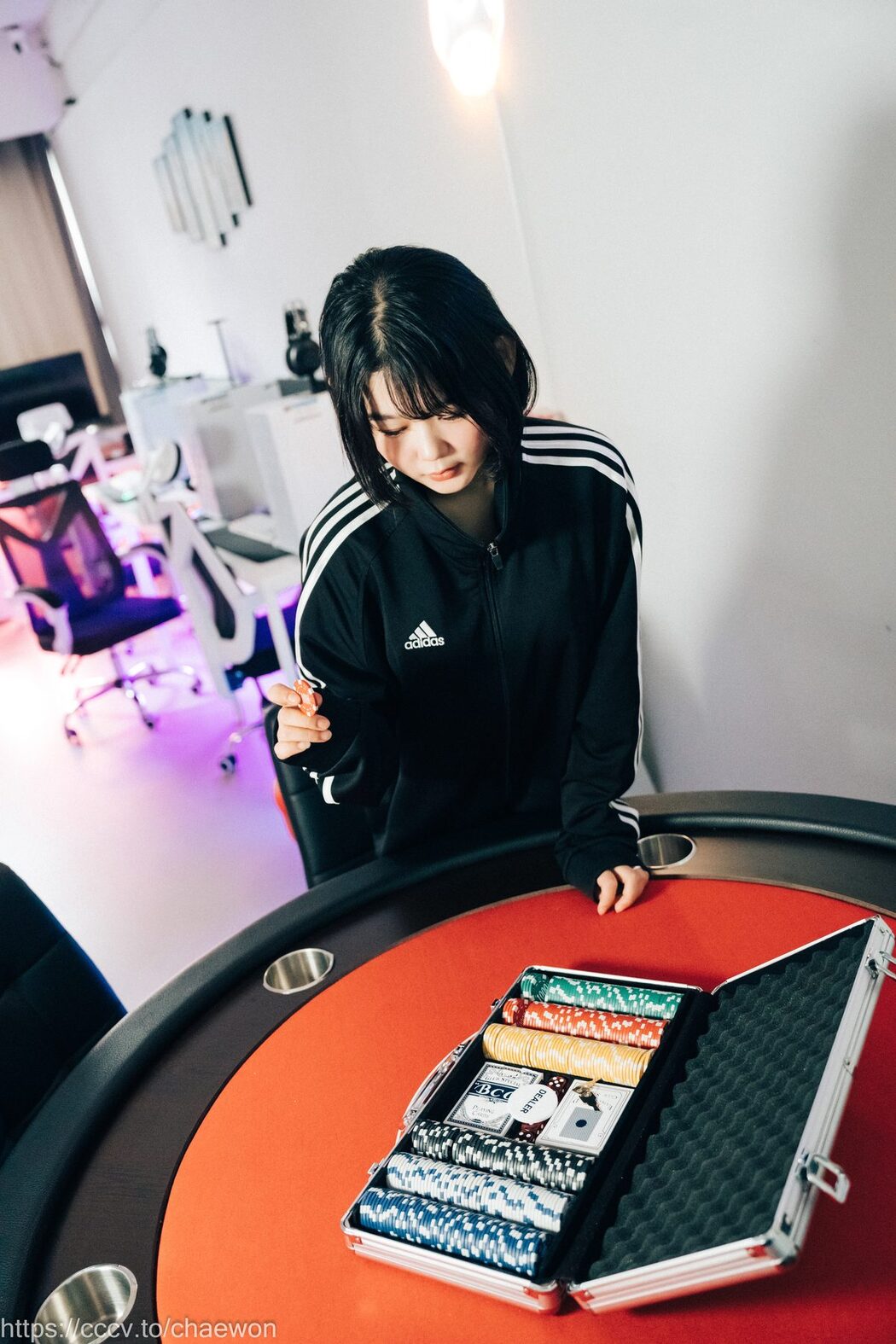 Loozy Zia 지아 – PC Room With SP A