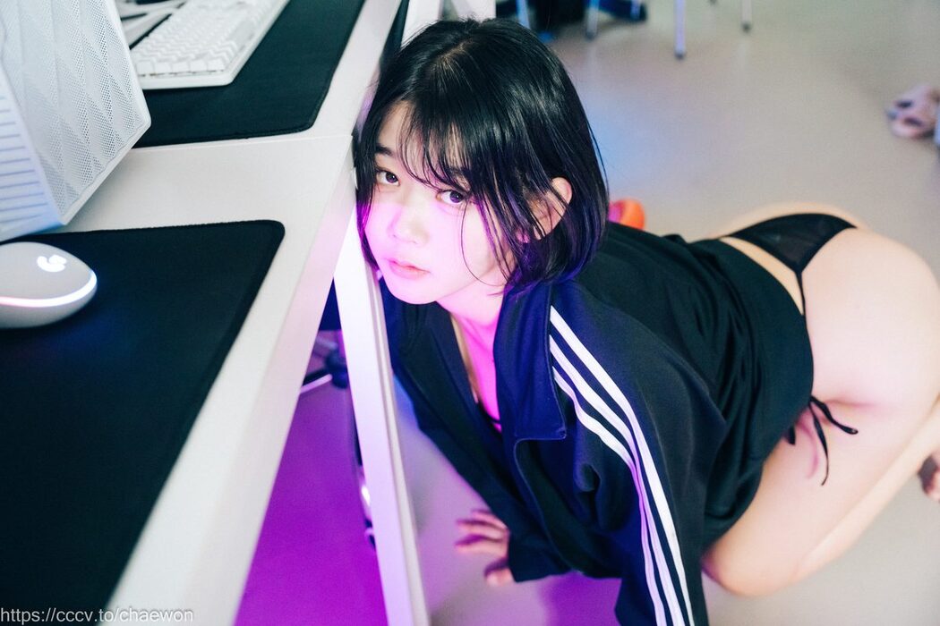 Loozy Zia 지아 – PC Room With SP B