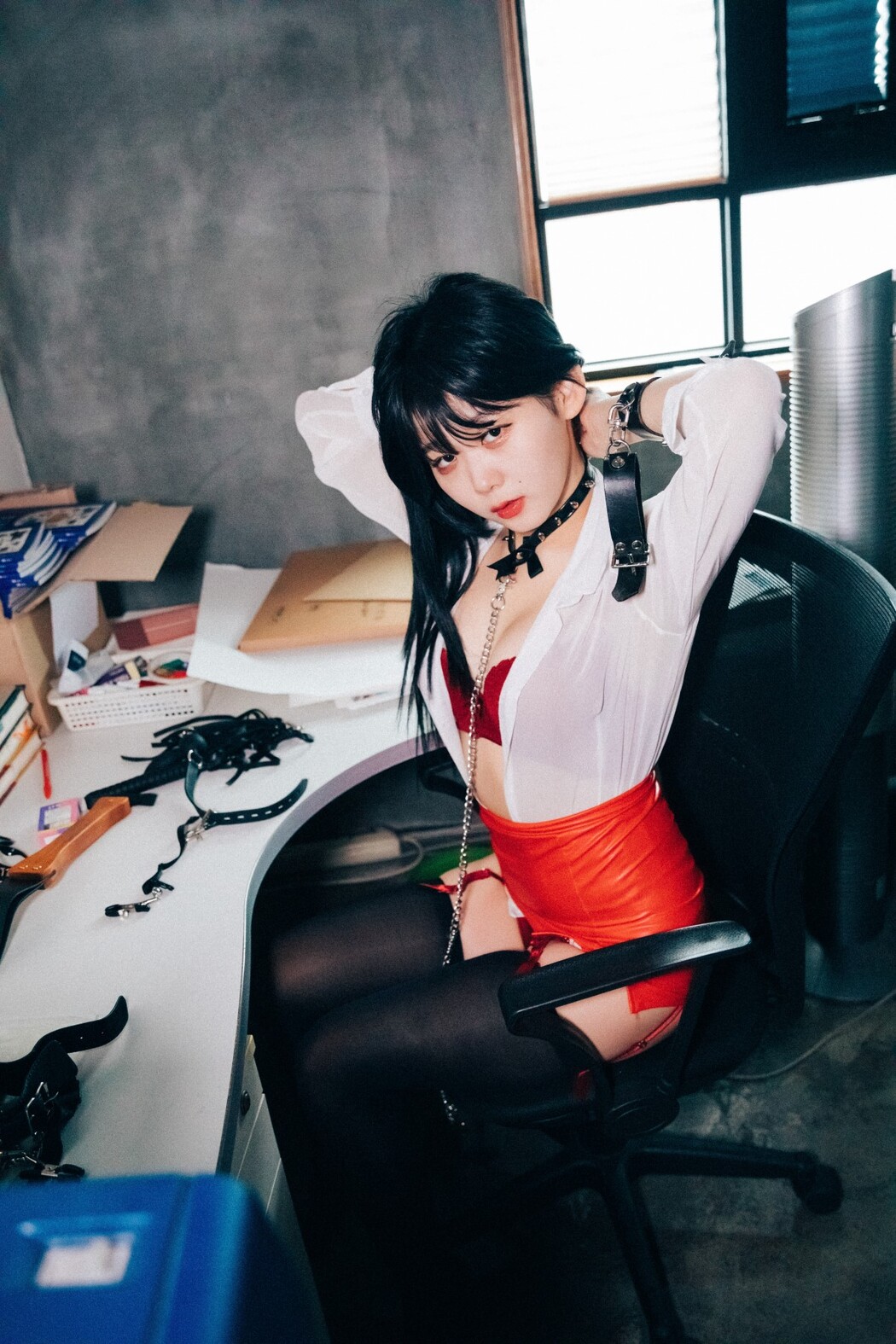 Loozy Zia 지아 – Office slave B