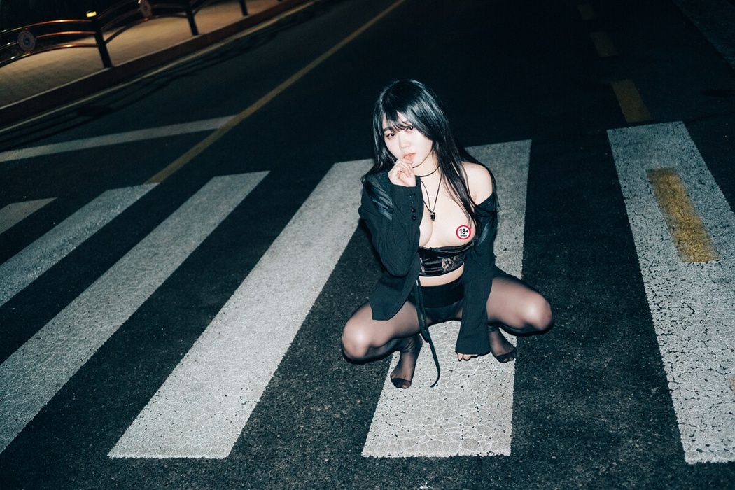 Loozy Zia 지아 – XXX At Night Road A