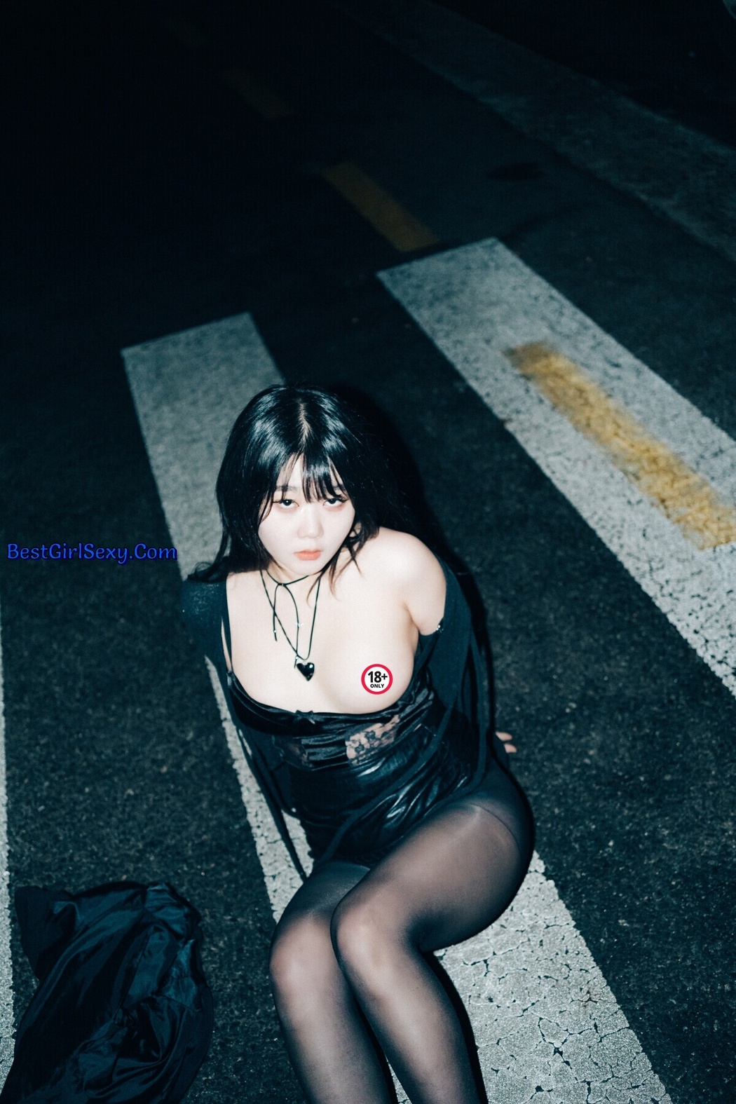 Loozy Zia 지아 – XXX At Night Road A