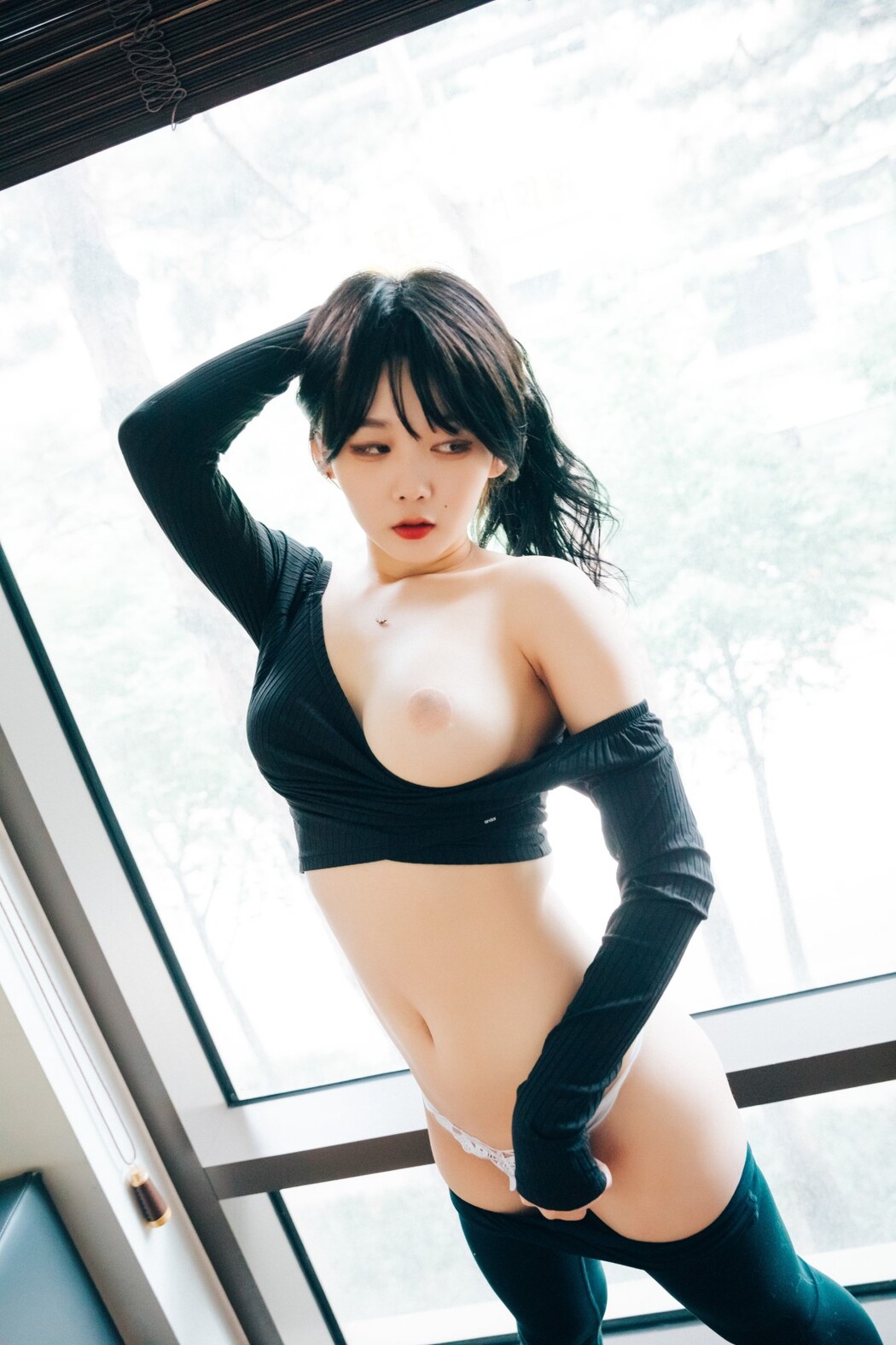 Loozy Zia 지아 – Pilates Instructor Full.Ver B