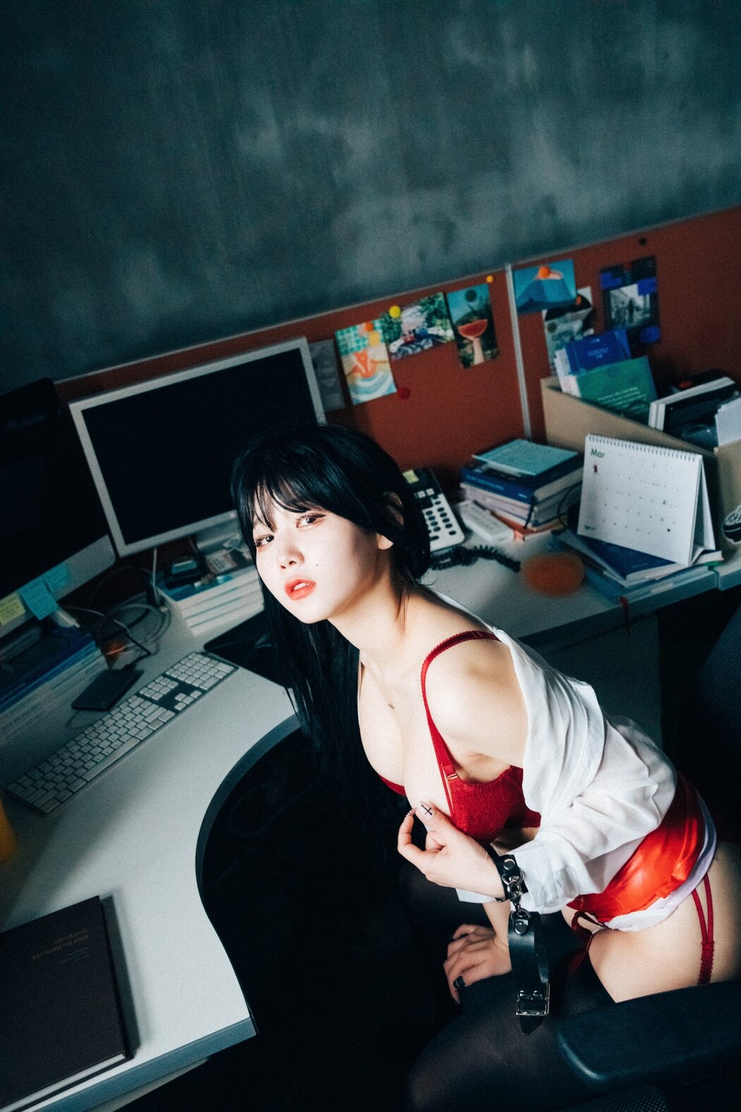 Loozy Zia 지아 – Office slave B
