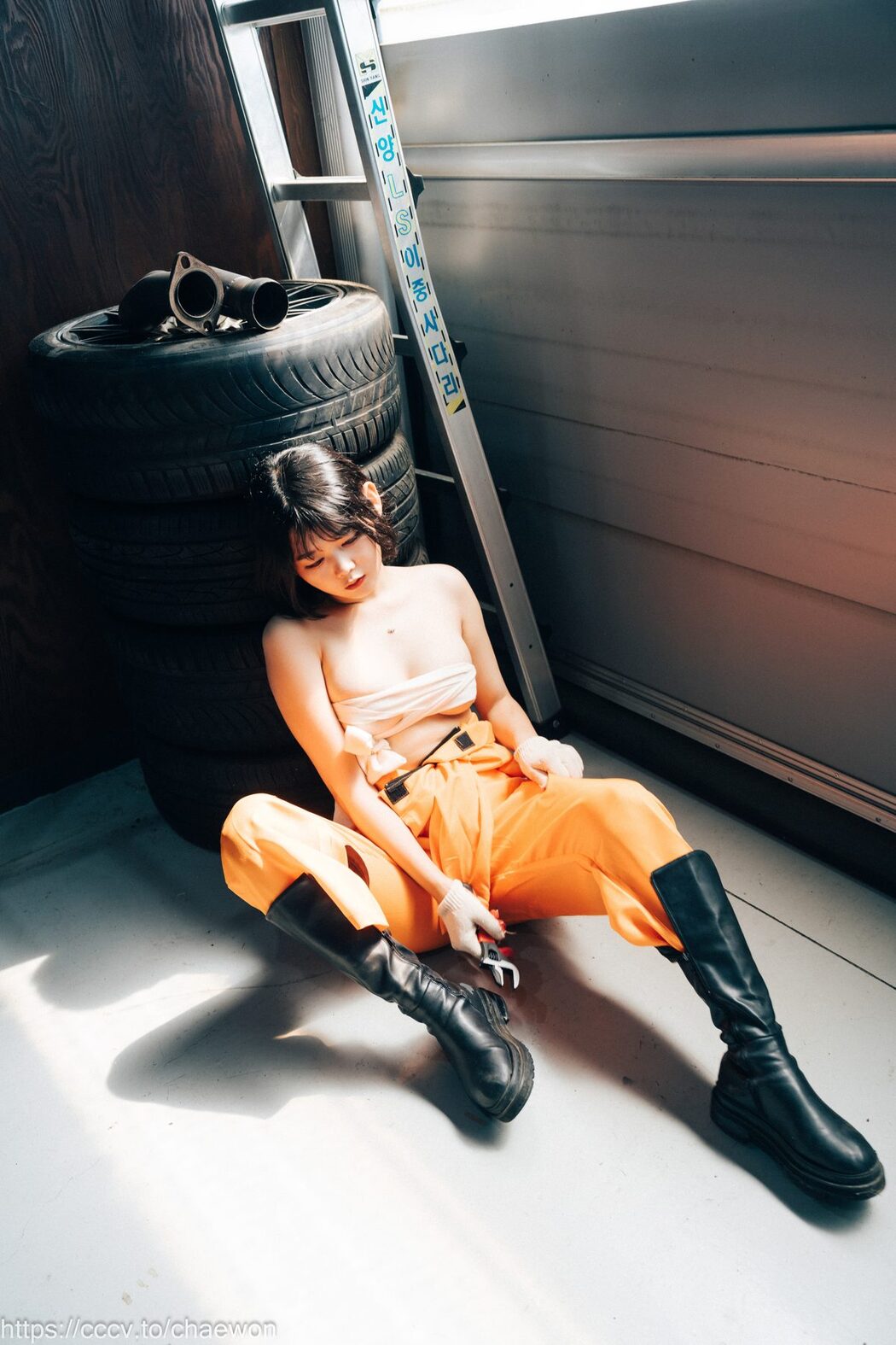 Loozy Zia 지아 – Garage Girl A