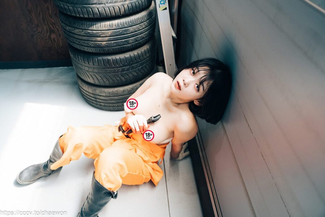 Loozy Zia 지아 – Garage Girl A