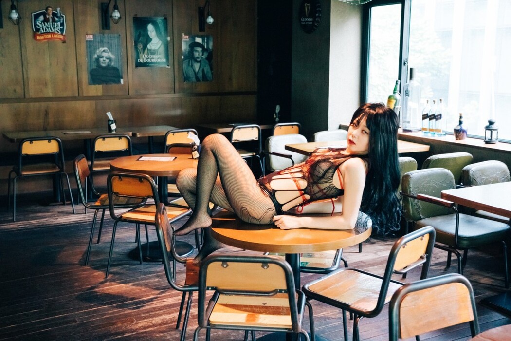 Loozy Zia 지아 – SM Bar B