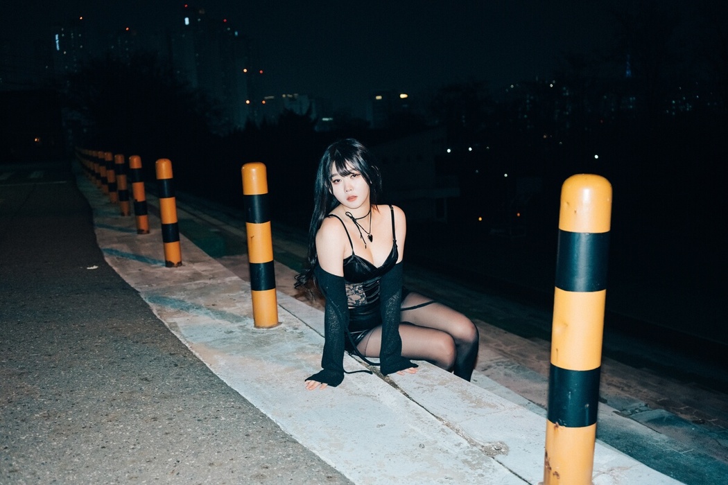 Loozy Zia 지아 – XXX At Night Road B