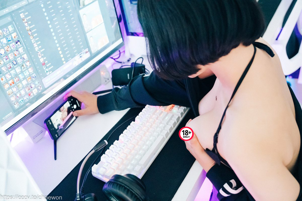 Loozy Zia 지아 – PC Room With SP B
