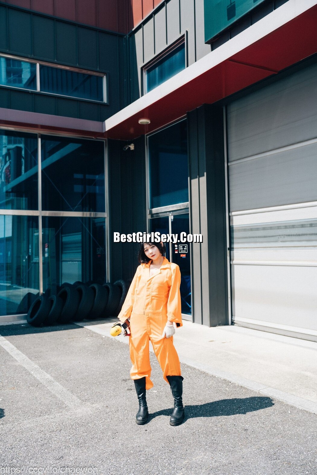 Loozy Zia 지아 – Garage Girl A