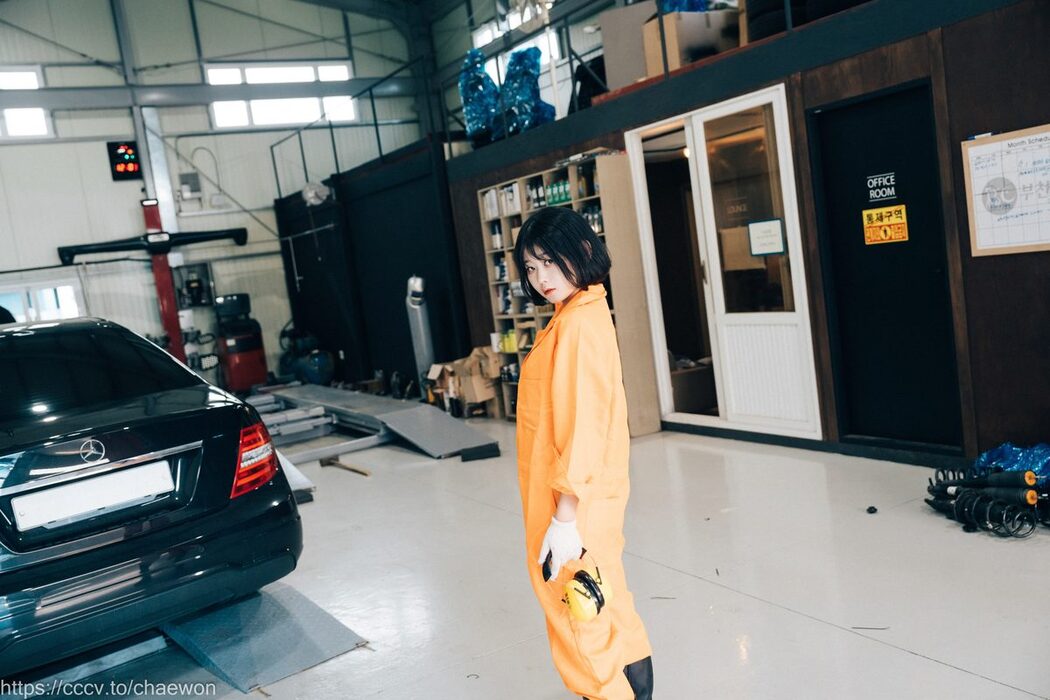 Loozy Zia 지아 – Garage Girl A