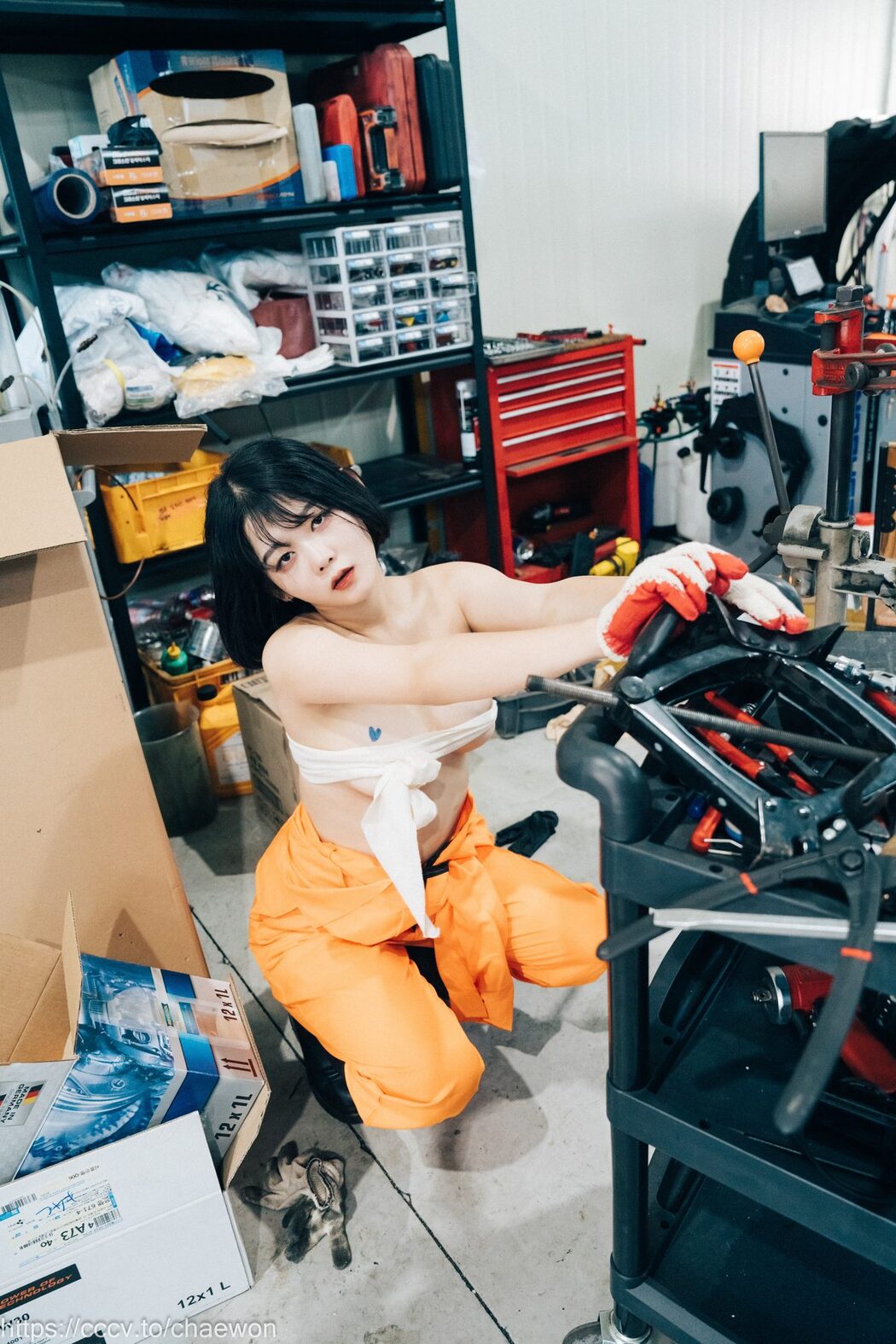 Loozy Zia 지아 – Garage Girl A