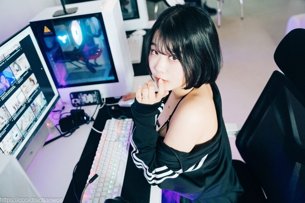 Loozy Zia 지아 – PC Room With SP A