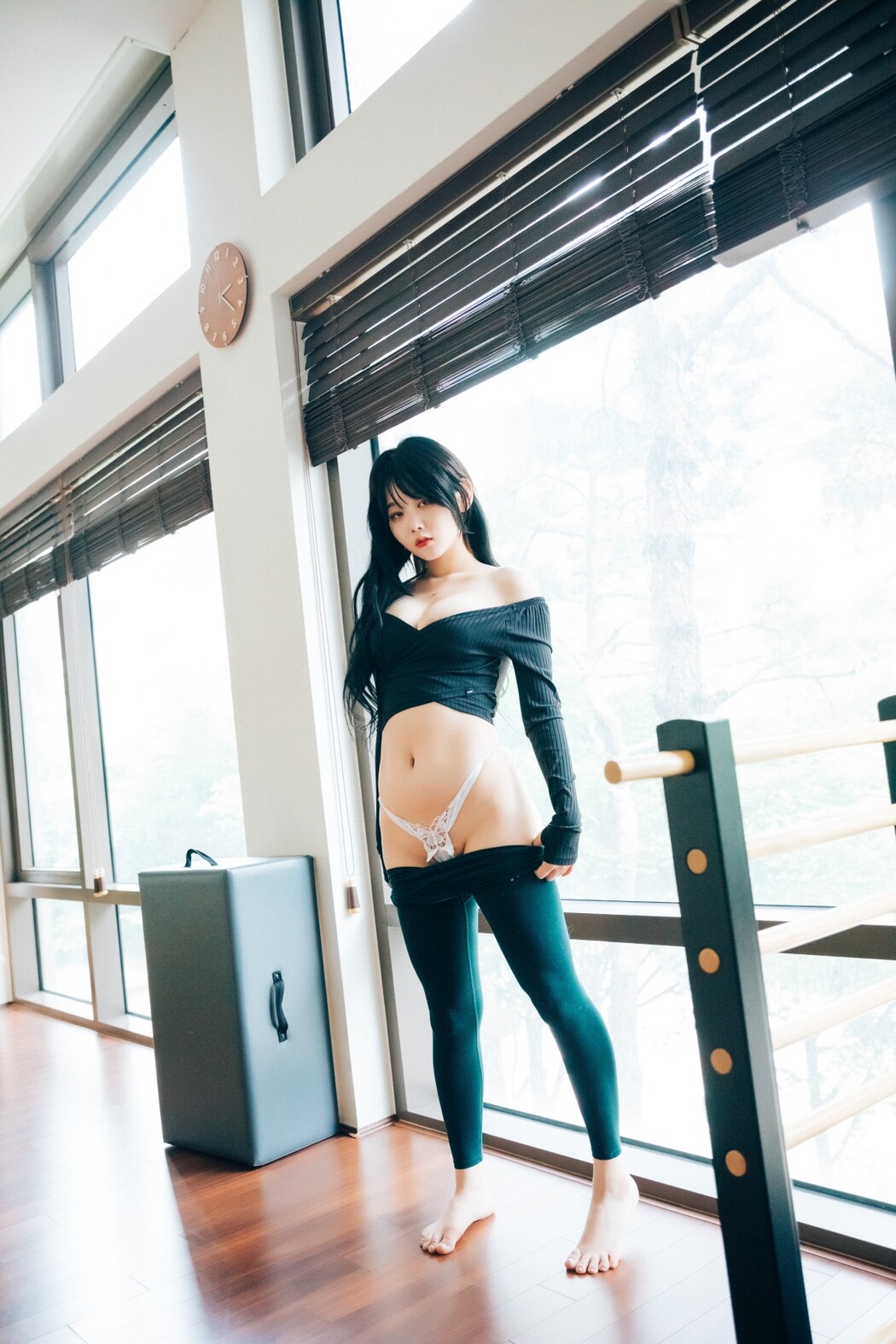 Loozy Zia 지아 – Pilates Instructor Full.Ver A