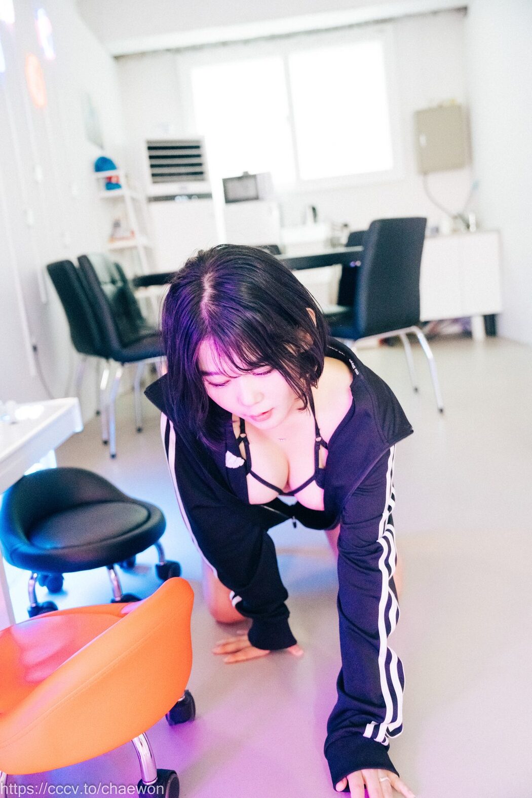 Loozy Zia 지아 – PC Room With SP B