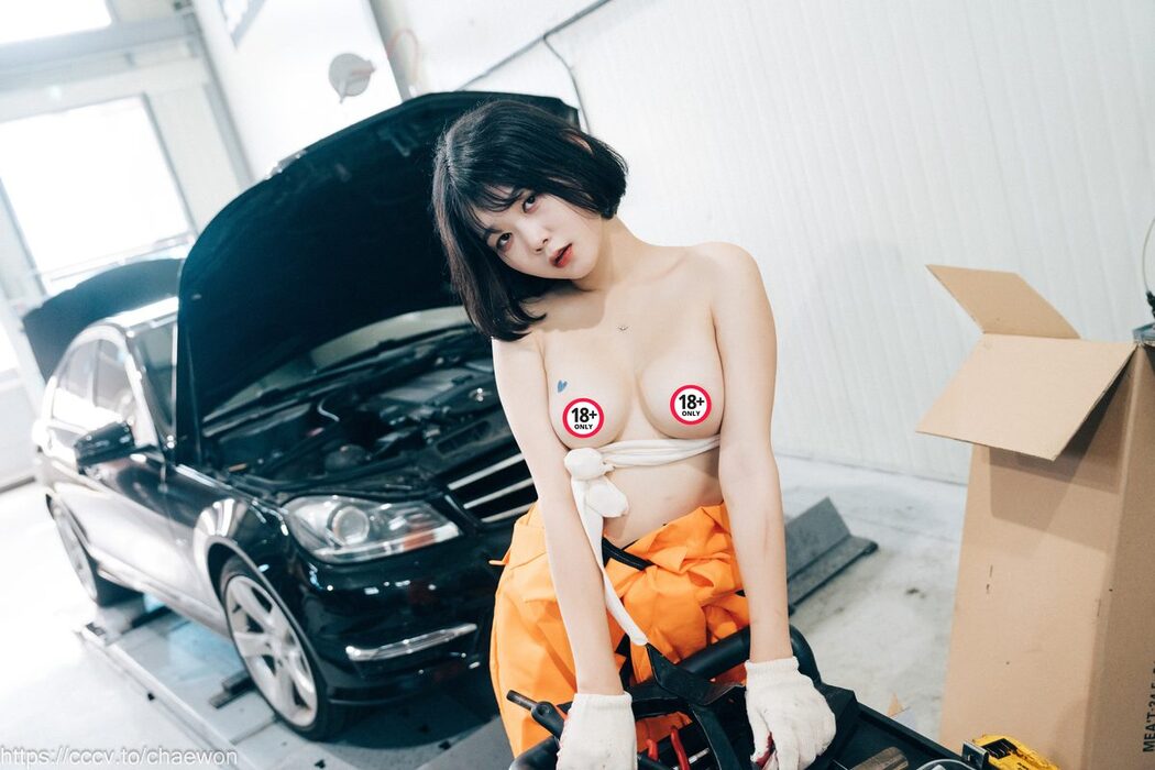 Loozy Zia 지아 – Garage Girl A