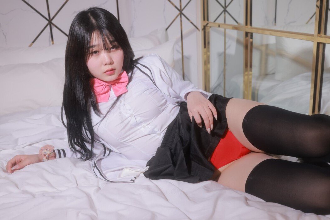 Loozy Zia 지아 – Sticky