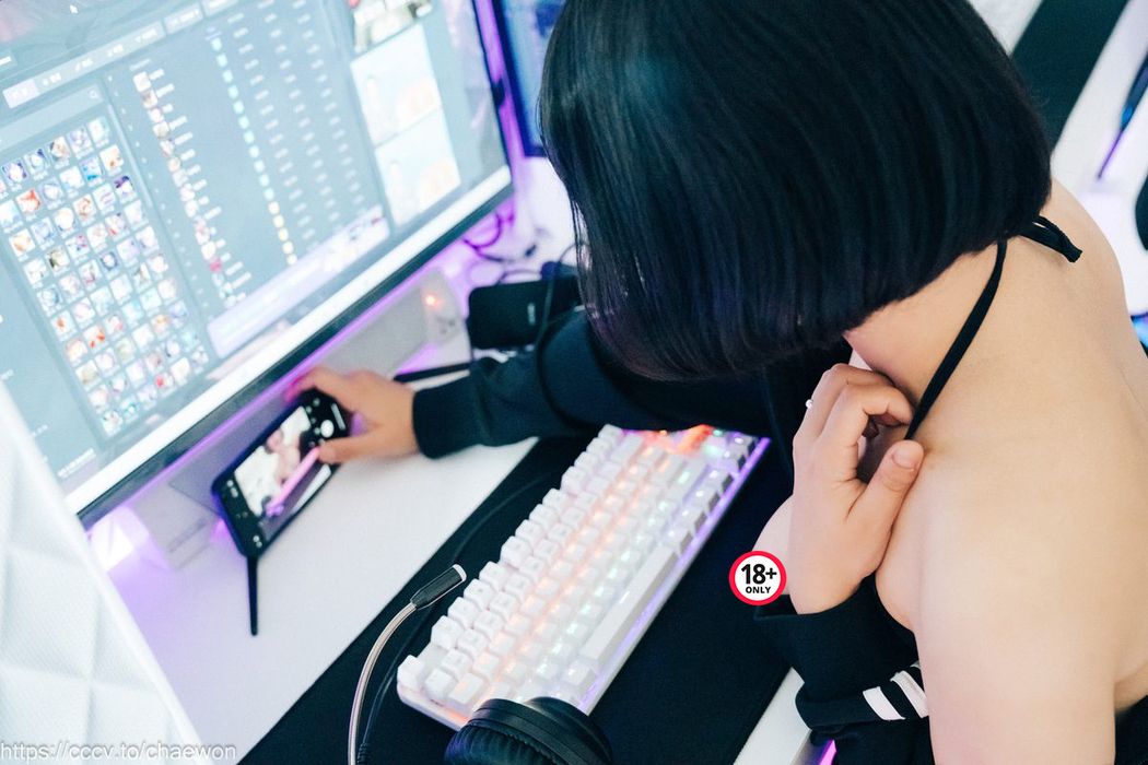 Loozy Zia 지아 – PC Room With SP B