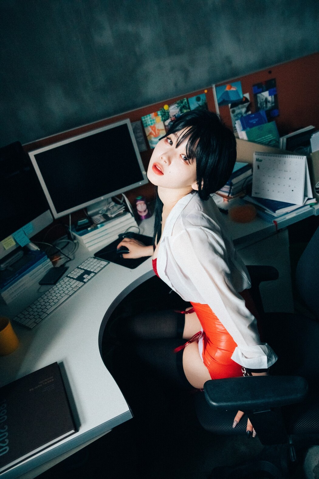 Loozy Zia 지아 – Office slave B