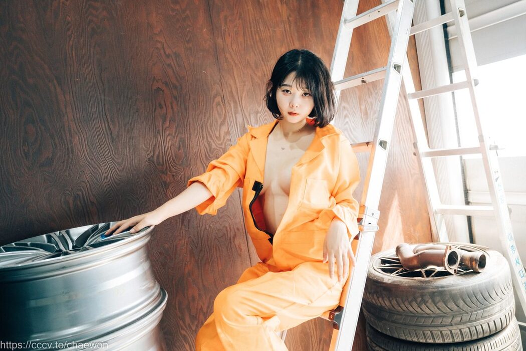 Loozy Zia 지아 – Garage Girl B