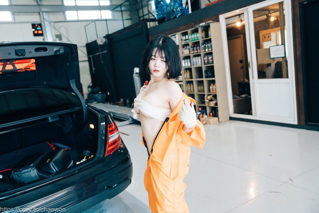 Loozy Zia 지아 – Garage Girl A