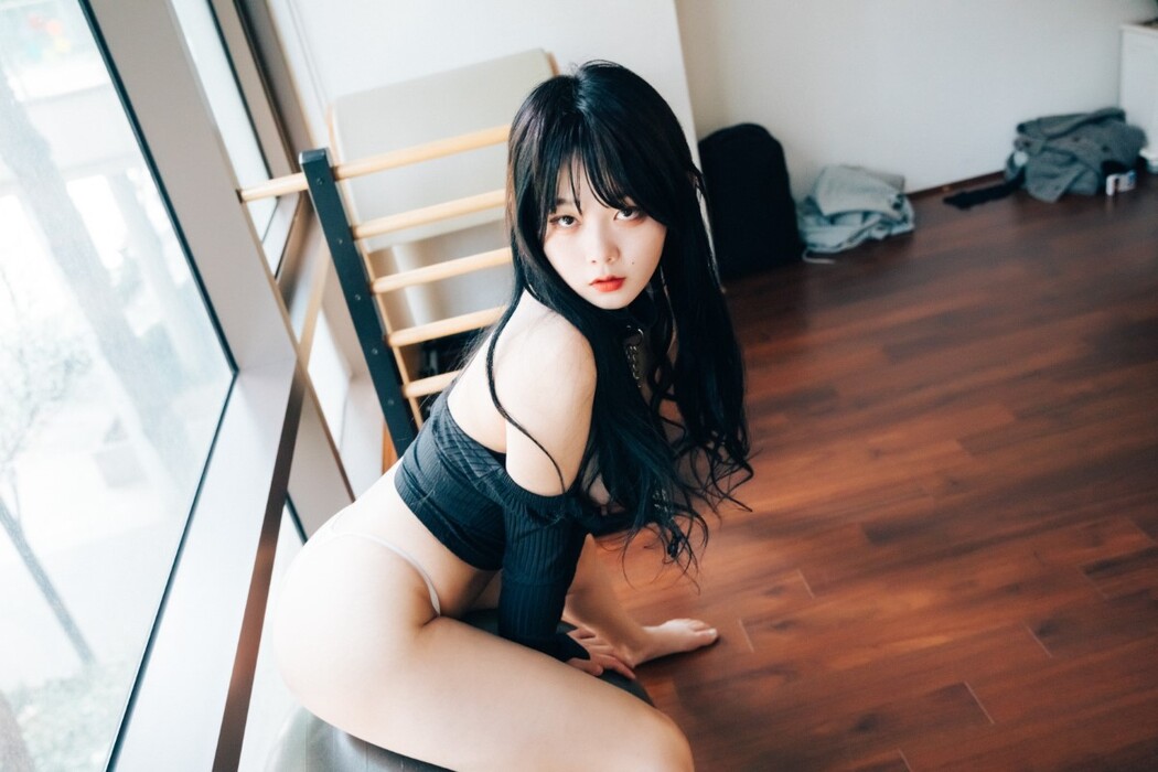Loozy Zia 지아 – Pilates Instructor Full.Ver A