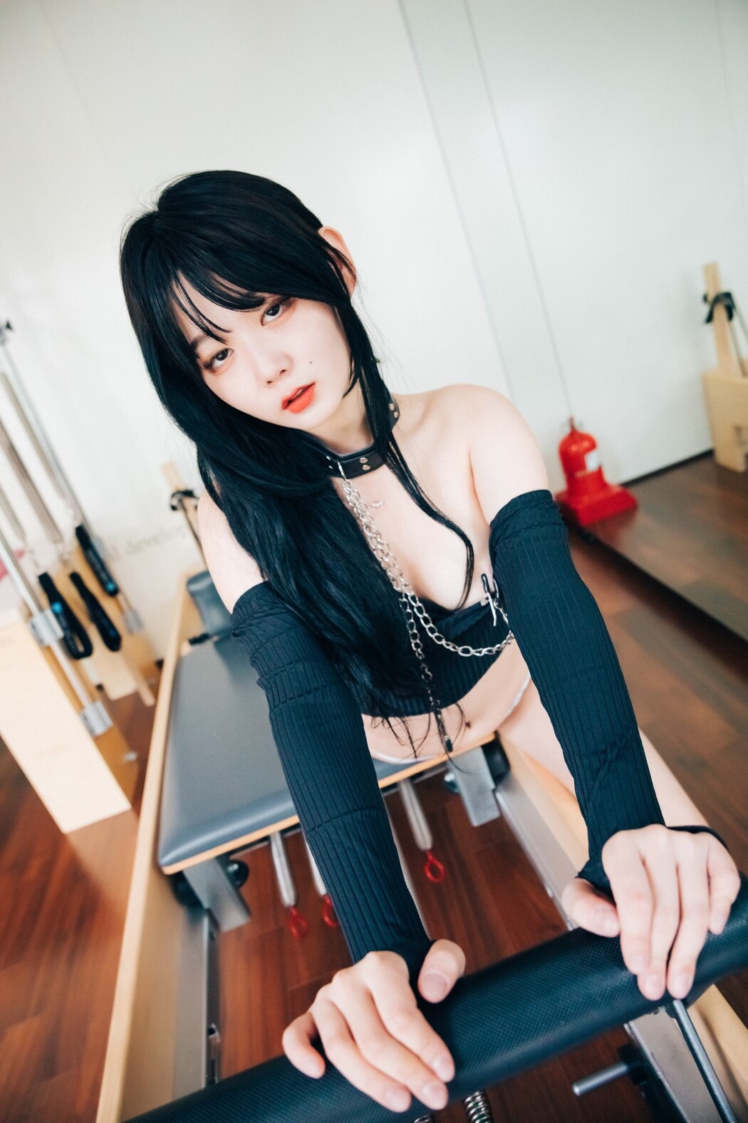Loozy Zia 지아 – Pilates Instructor Full.Ver A