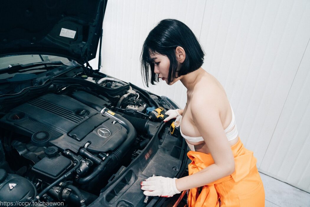 Loozy Zia 지아 – Garage Girl A