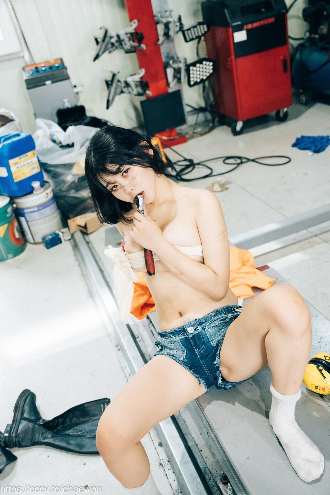 Loozy Zia 지아 – Garage Girl A