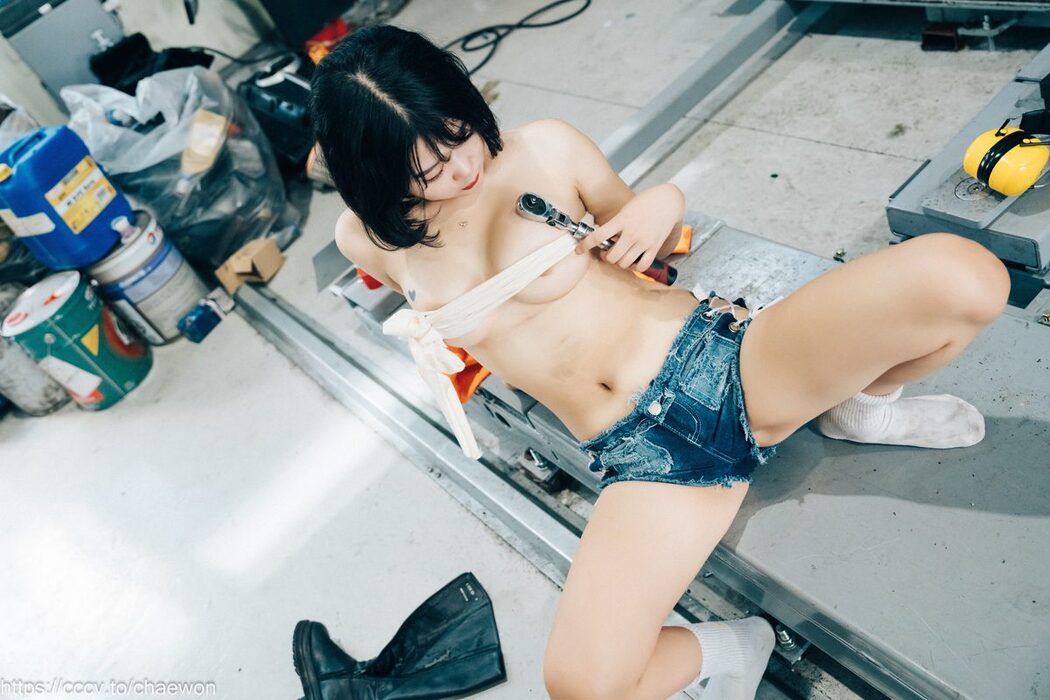 Loozy Zia 지아 – Garage Girl A