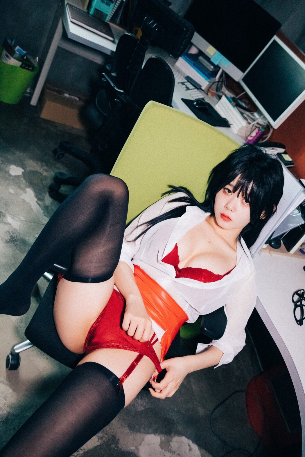 Loozy Zia 지아 – Office slave A