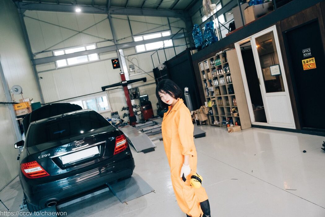Loozy Zia 지아 – Garage Girl A
