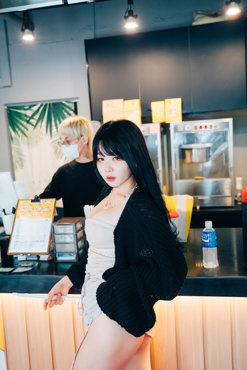 Loozy Zia 지아 – XXX In The Theater