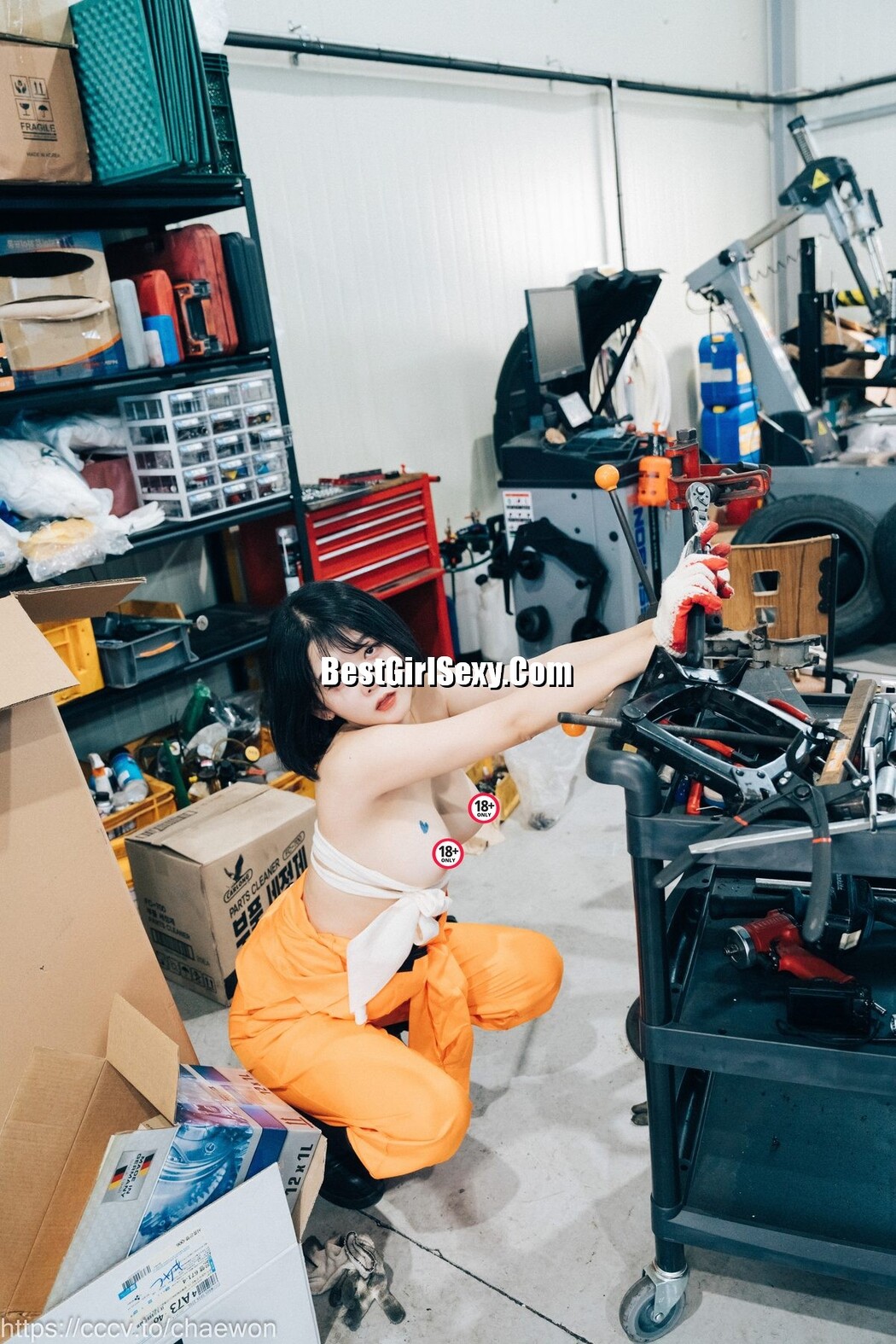 Loozy Zia 지아 – Garage Girl A