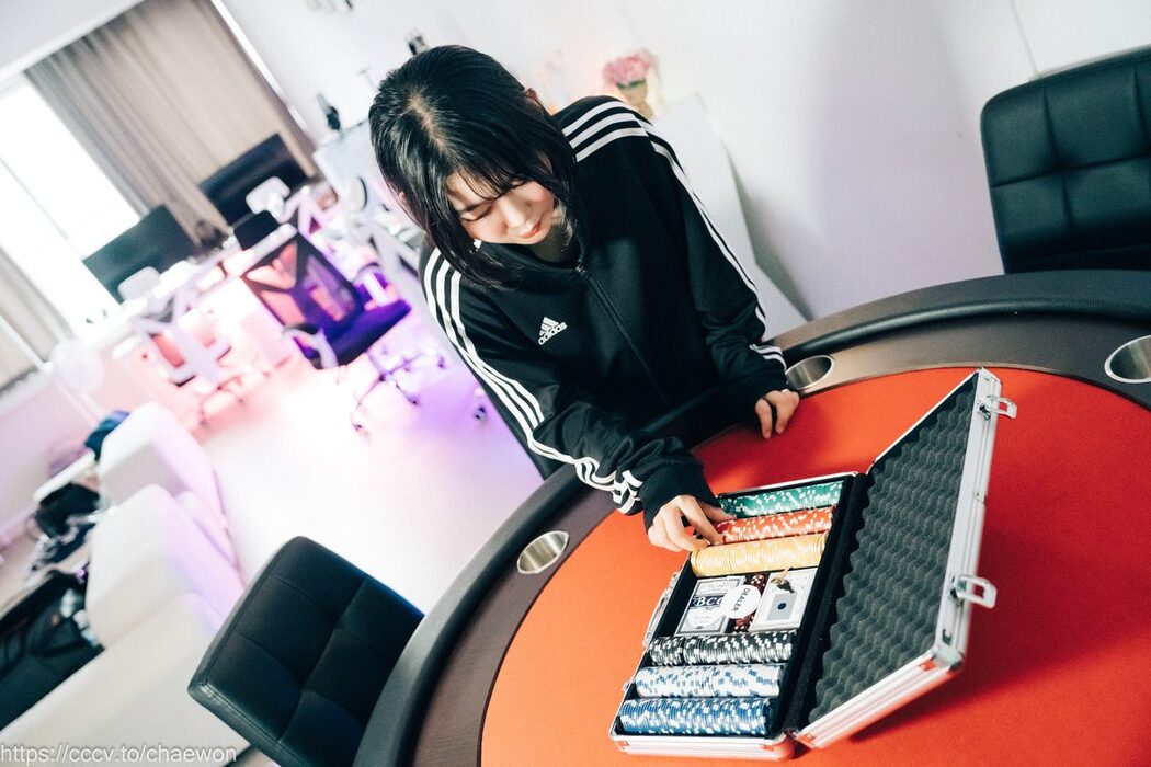 Loozy Zia 지아 – PC Room With SP A