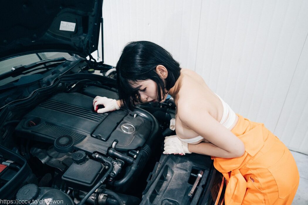 Loozy Zia 지아 – Garage Girl A