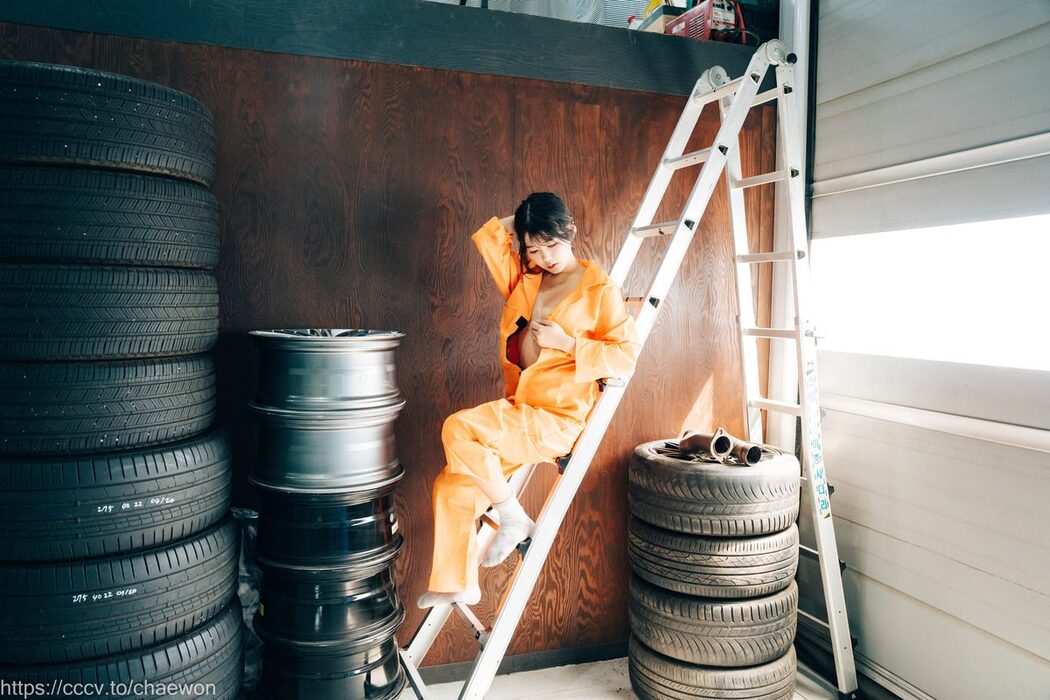 Loozy Zia 지아 – Garage Girl B