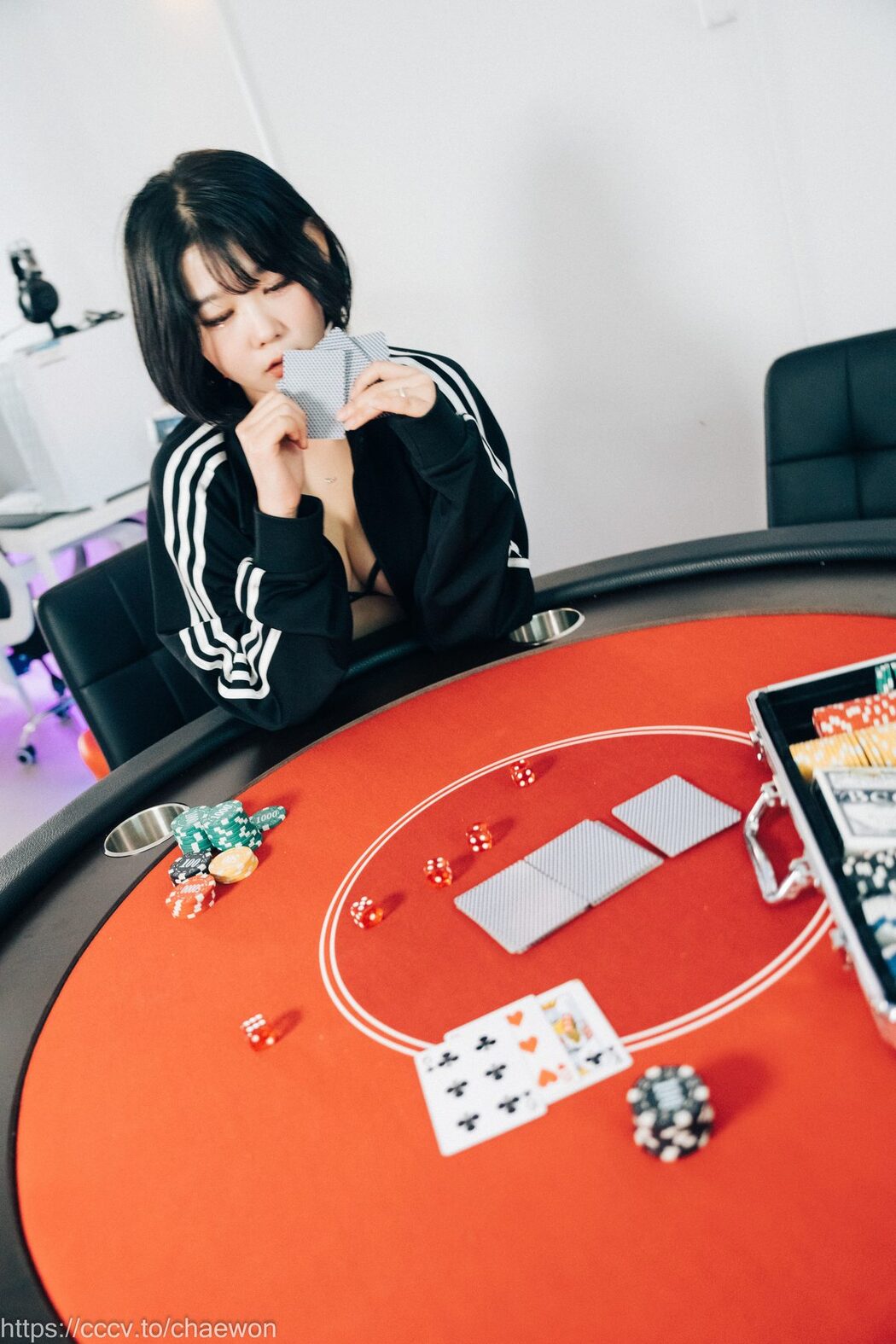 Loozy Zia 지아 – PC Room With SP A