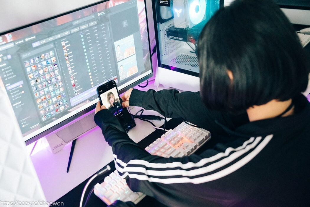 Loozy Zia 지아 – PC Room With SP A
