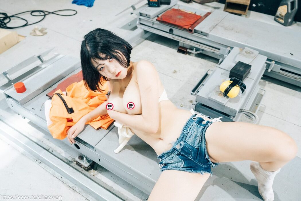 Loozy Zia 지아 – Garage Girl B