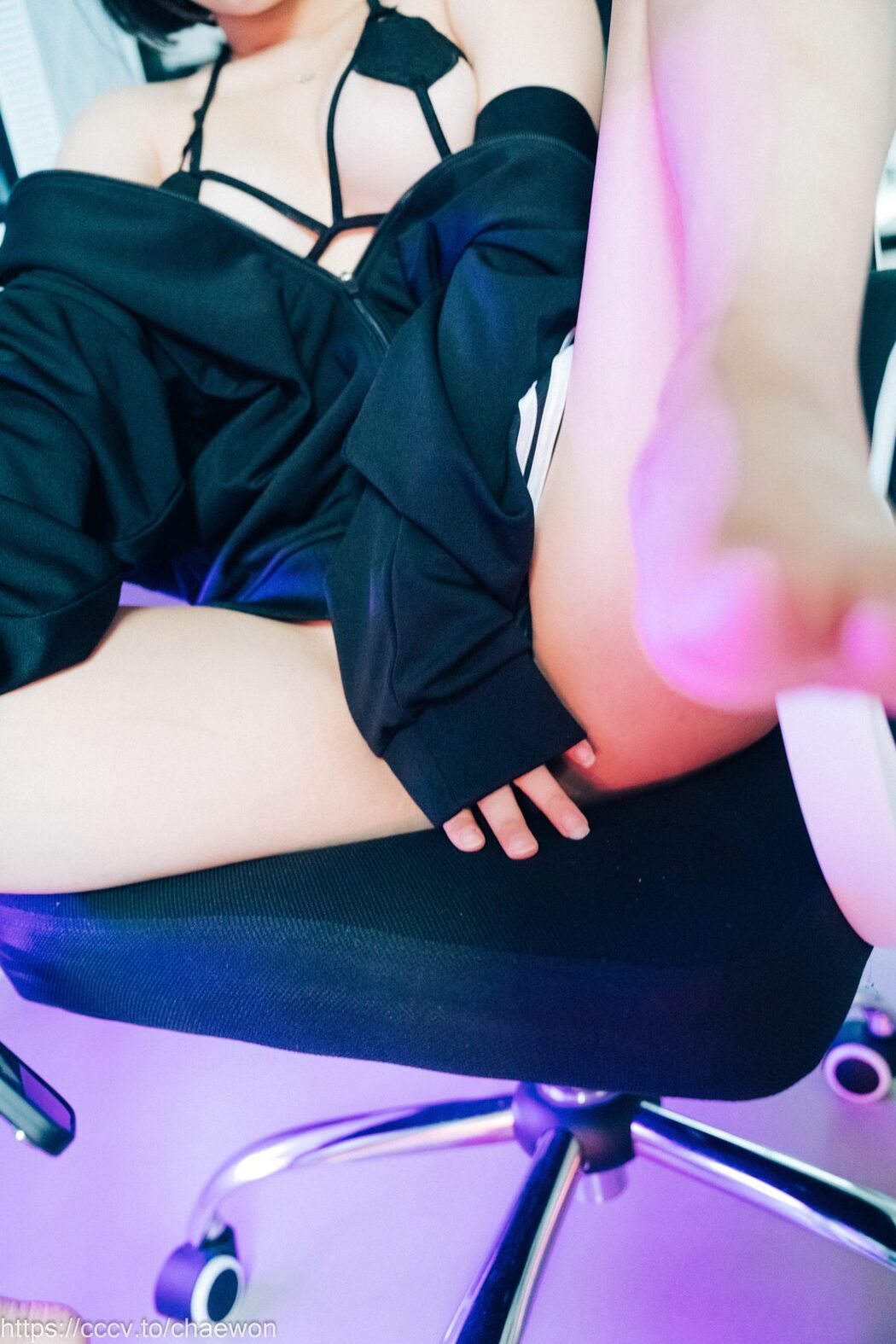 Loozy Zia 지아 – PC Room With SP A