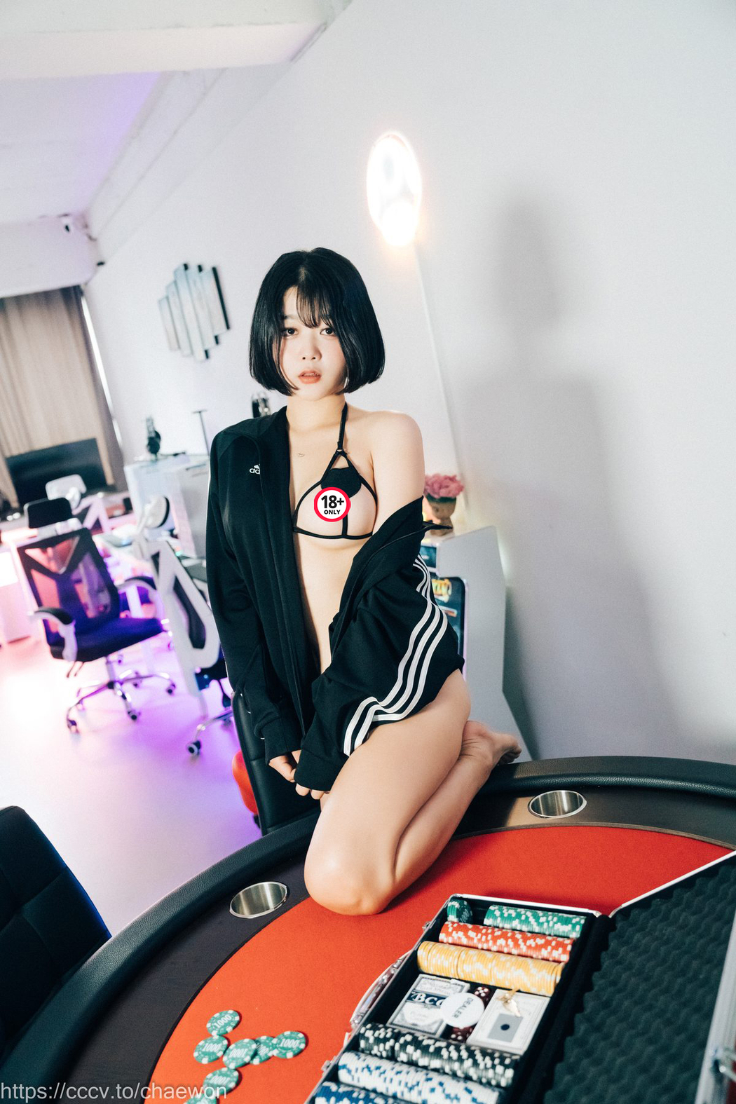 Loozy Zia 지아 – PC Room With SP B