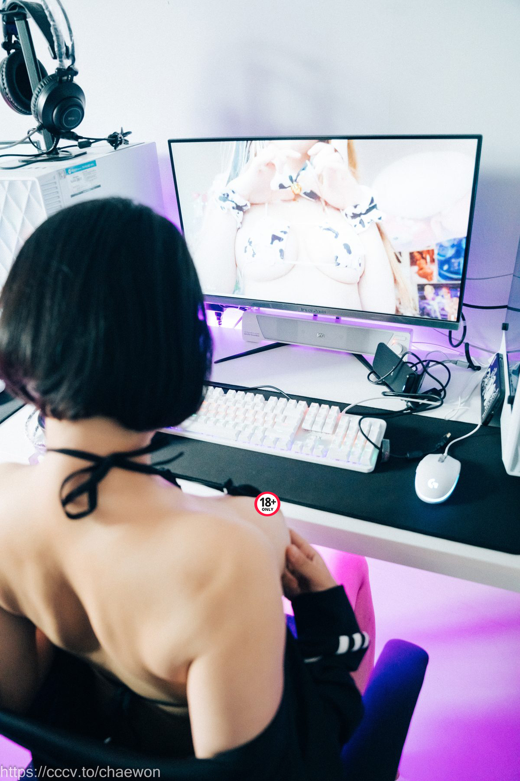 Loozy Zia 지아 – PC Room With SP B