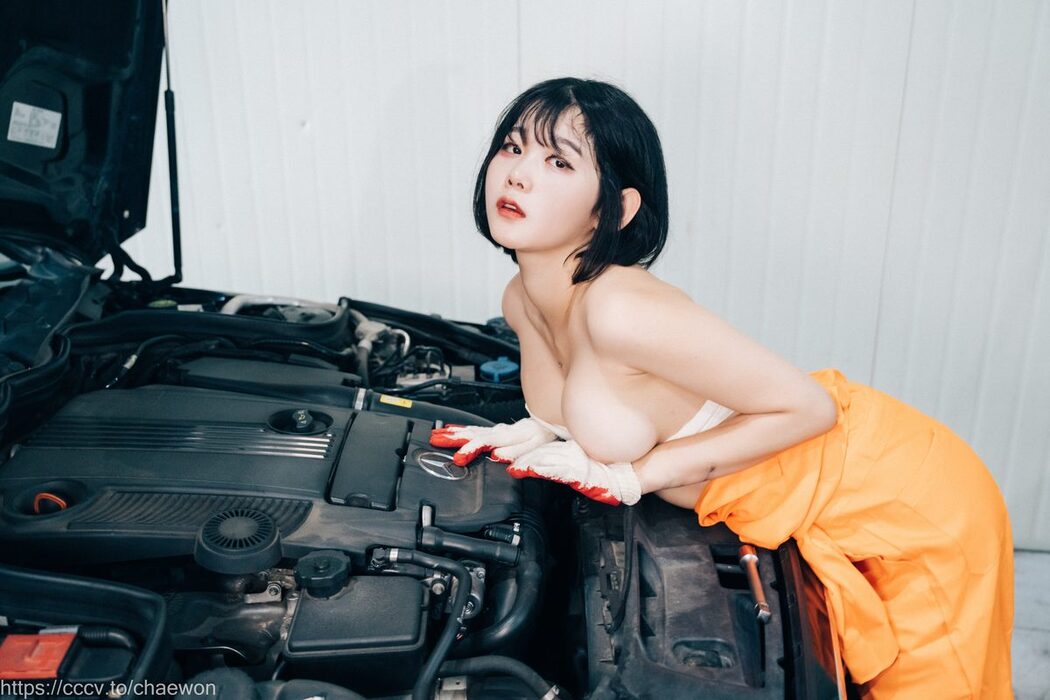 Loozy Zia 지아 – Garage Girl A