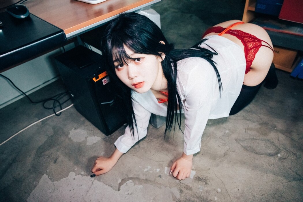 Loozy Zia 지아 – Office slave A