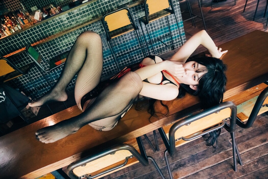 Loozy Zia 지아 – SM Bar B