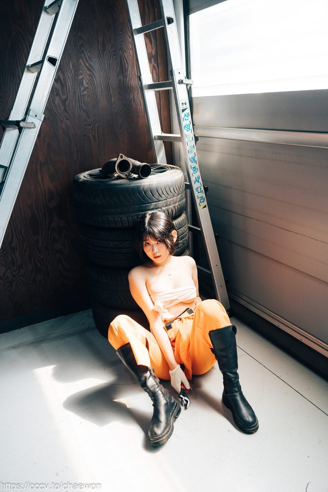 Loozy Zia 지아 – Garage Girl A