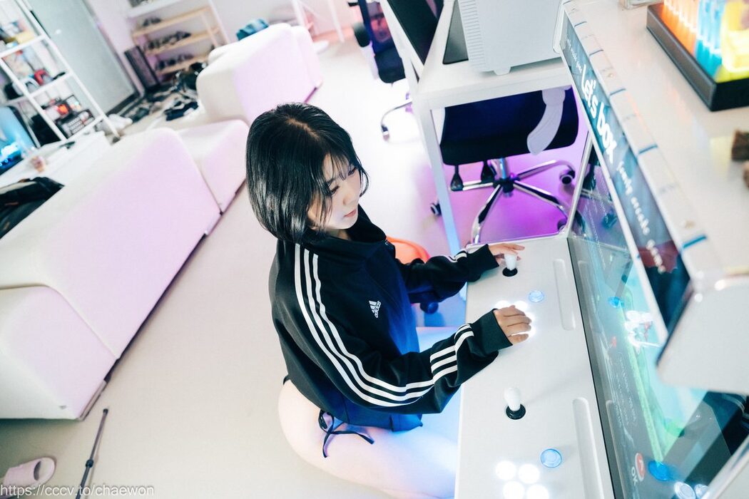 Loozy Zia 지아 – PC Room With SP A