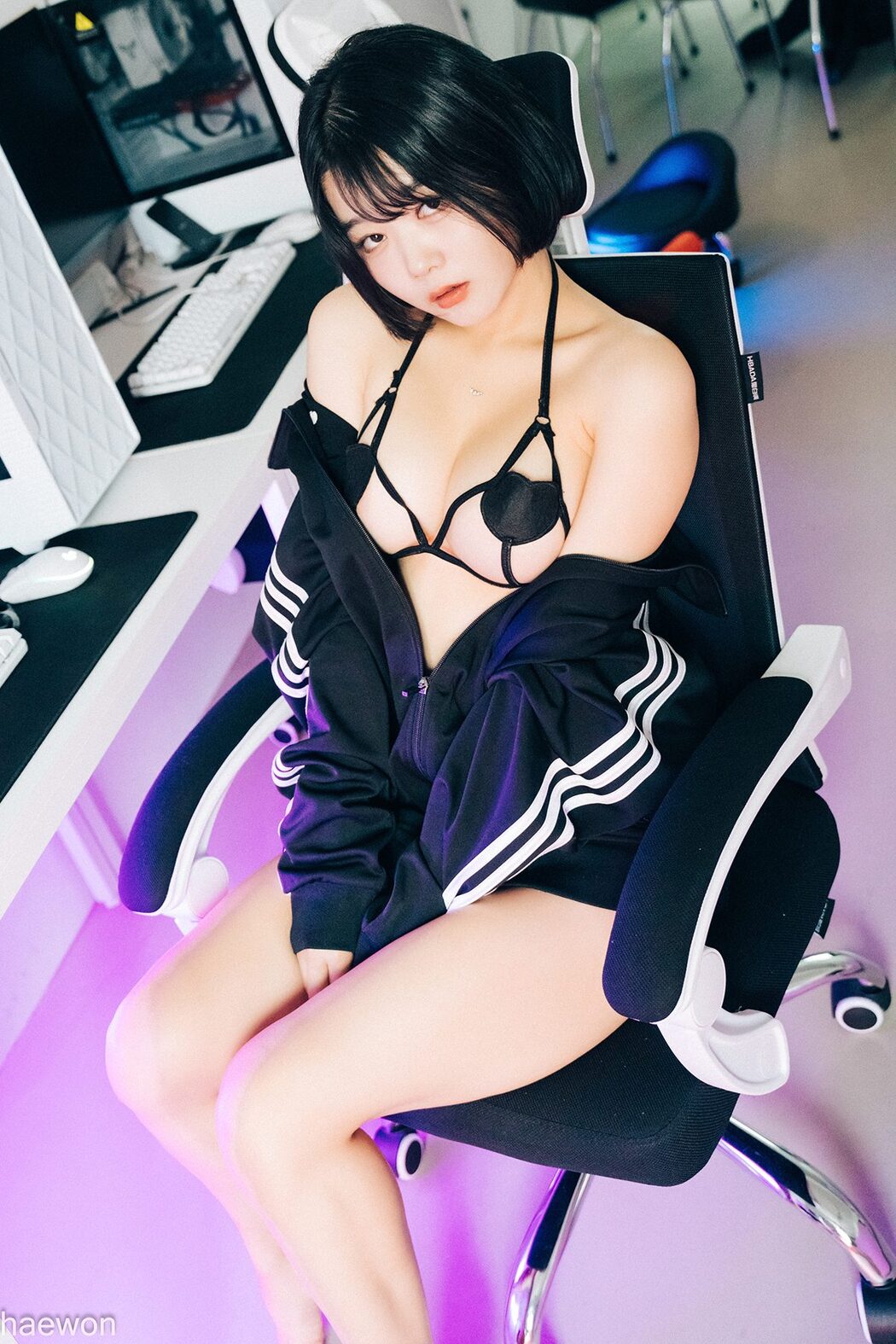 Loozy Zia 지아 – PC Room With SP A Cover Photo